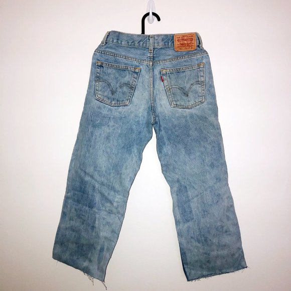 Levi's 550 Relaxed Fit Light Wash Raw Hem Jeans - Picture 3 of 8